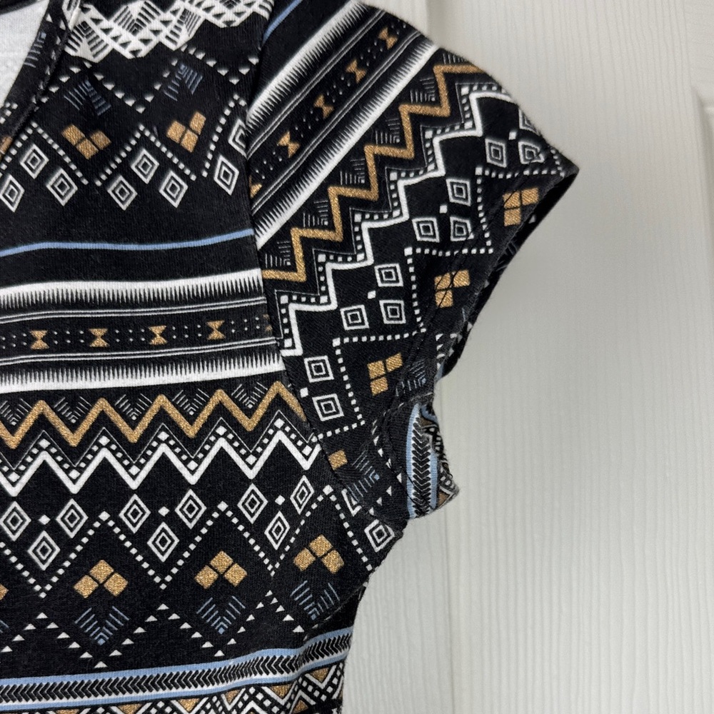 Geometric Patterned Dress - Picture 5 of 9